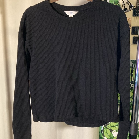 Cropped Ribbed Top - Picture 4 of 6